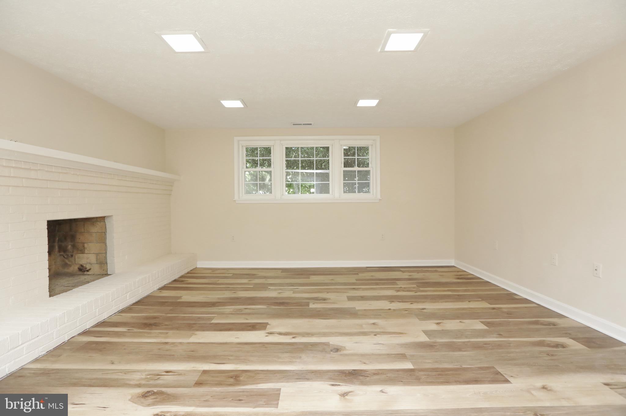 AVON CREST - Residential