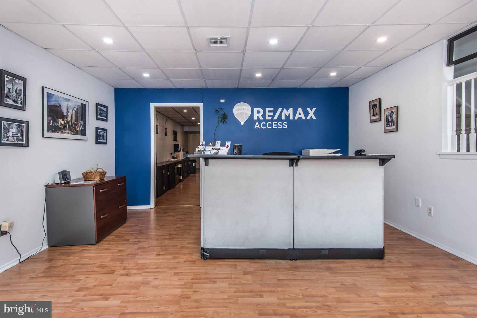 BELLS CORNER - Commercial Sale