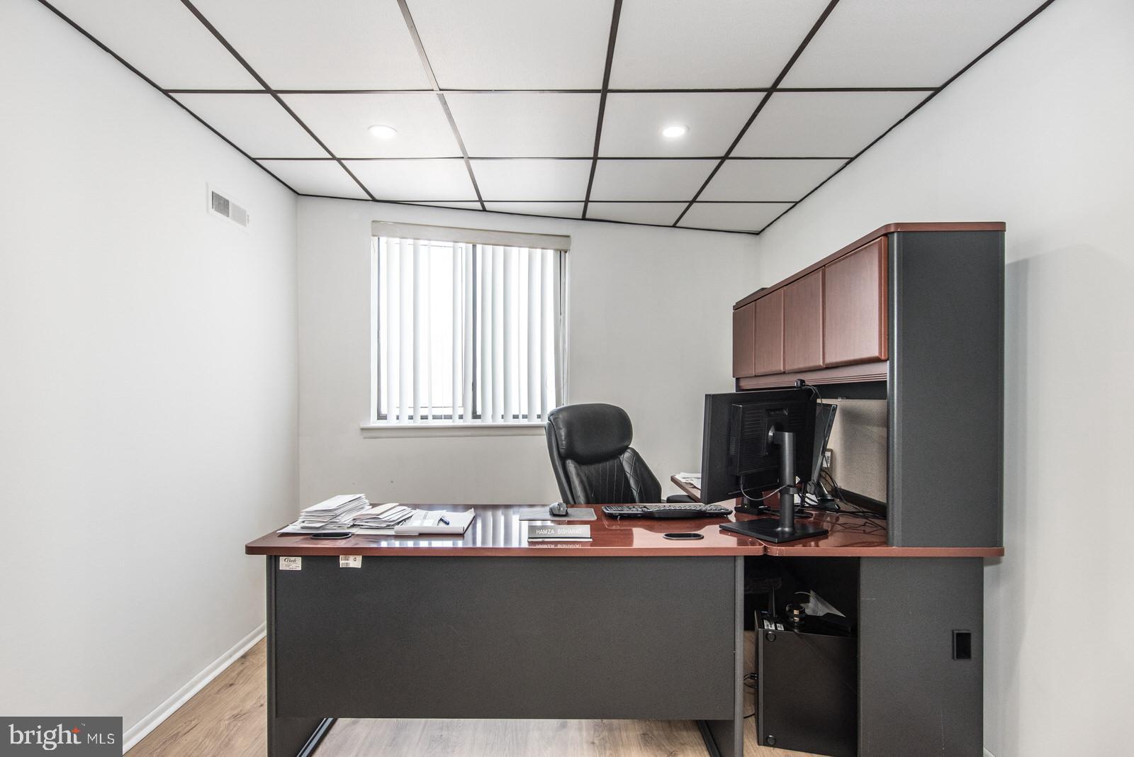 BELLS CORNER - Commercial Sale