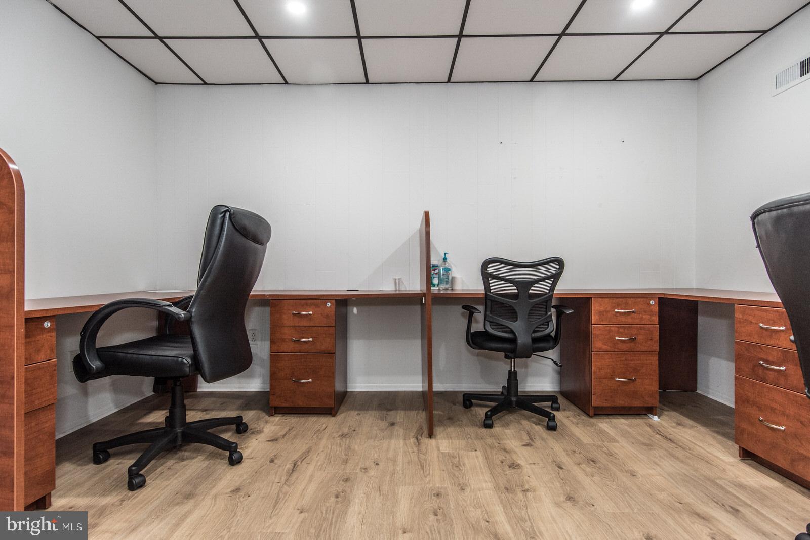 BELLS CORNER - Commercial Sale