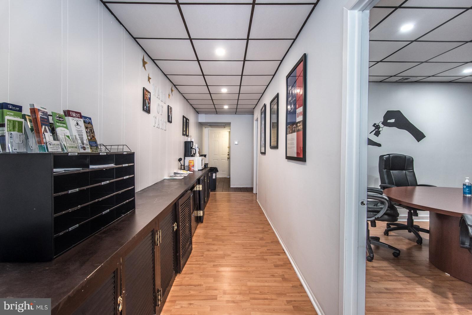 BELLS CORNER - Commercial Sale