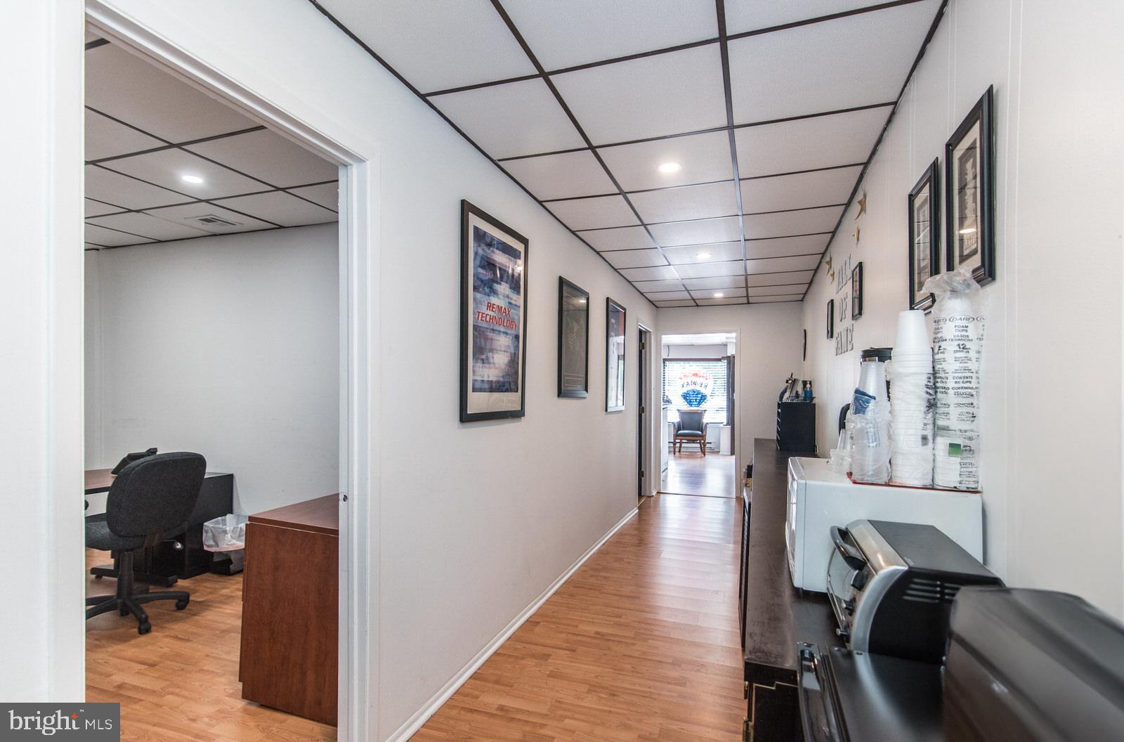 BELLS CORNER - Commercial Sale