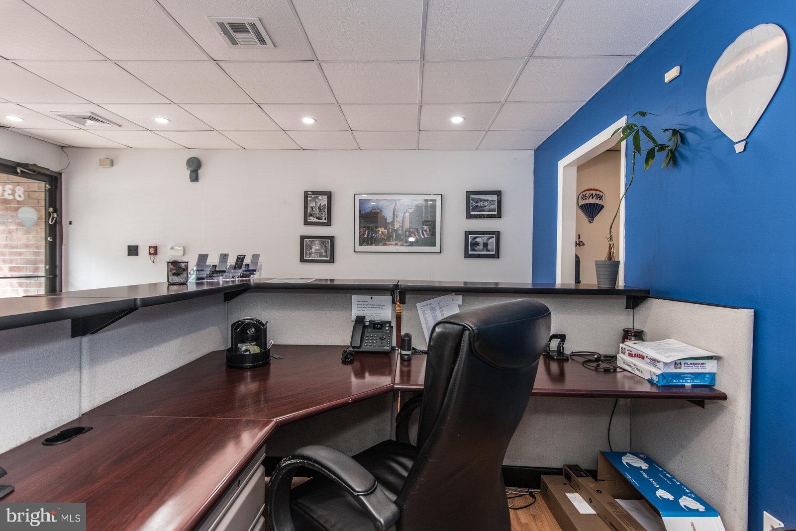 BELLS CORNER - Commercial Sale