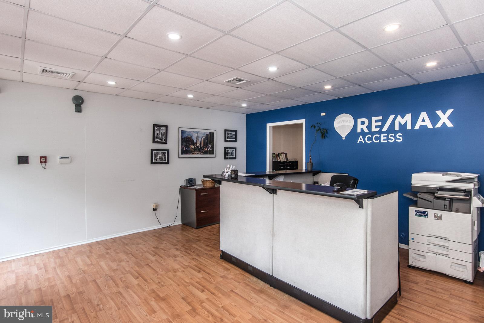 BELLS CORNER - Commercial Sale