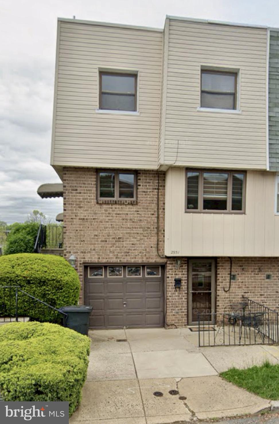 Excellent opportunity to get a home in desirable Pennypack Park. Great newer kitchen with all stainless steel appliances, eat in kitchen, living room, dining room, spacious bedrooms and 2 full bathrooms. Built in garage, rear, front and side yard, and convenient ground level access.
Close to shops, schools, public transportation, tree lined street and more. Kindly ask your clients to remove their shoes.