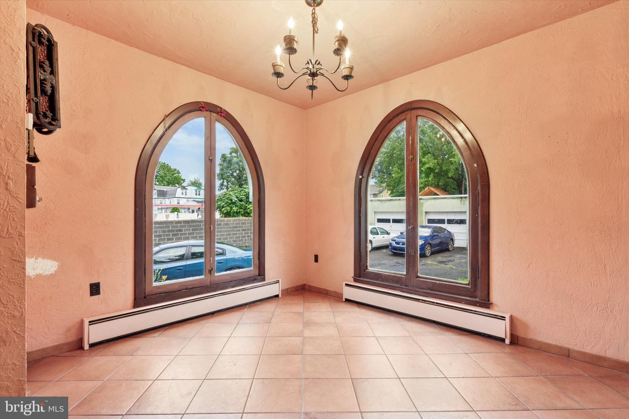 CHELTENHAM - Commercial Sale