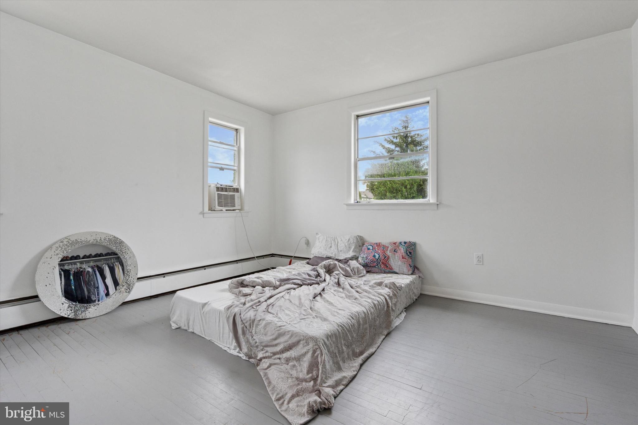 CHELTENHAM - Commercial Sale