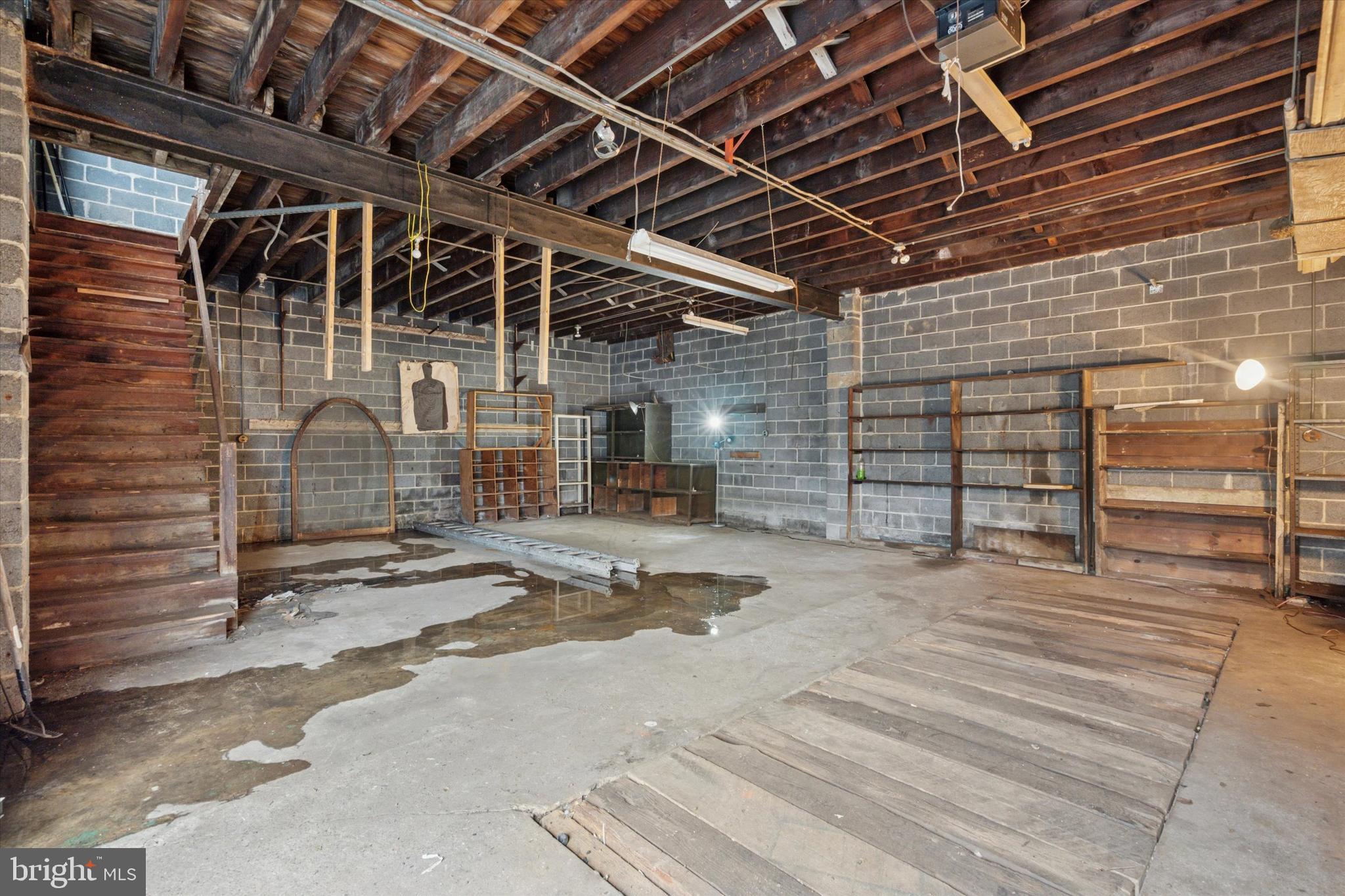 CHELTENHAM - Commercial Sale