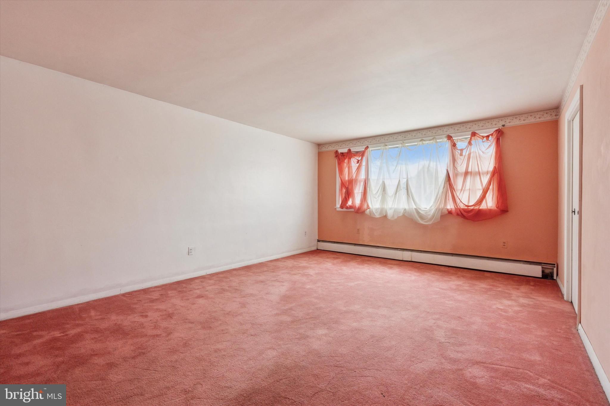 CHELTENHAM - Commercial Sale