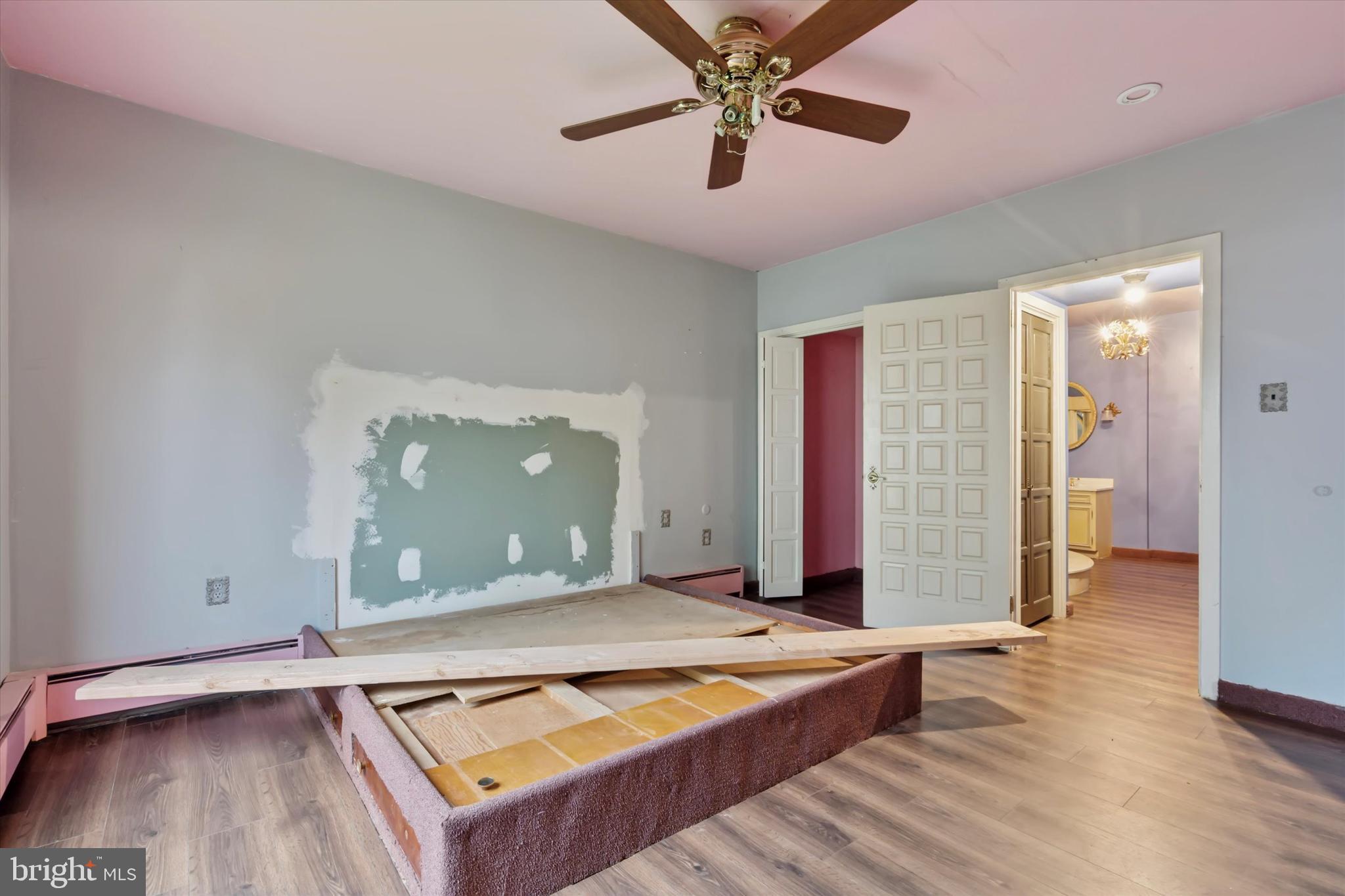 CHELTENHAM - Commercial Sale