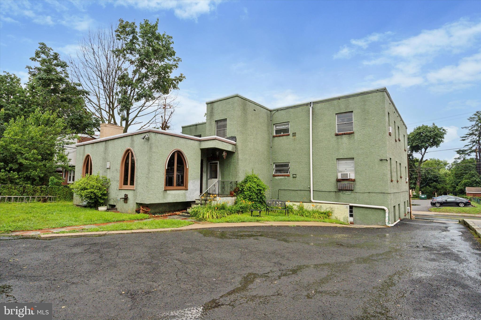 CHELTENHAM - Commercial Sale