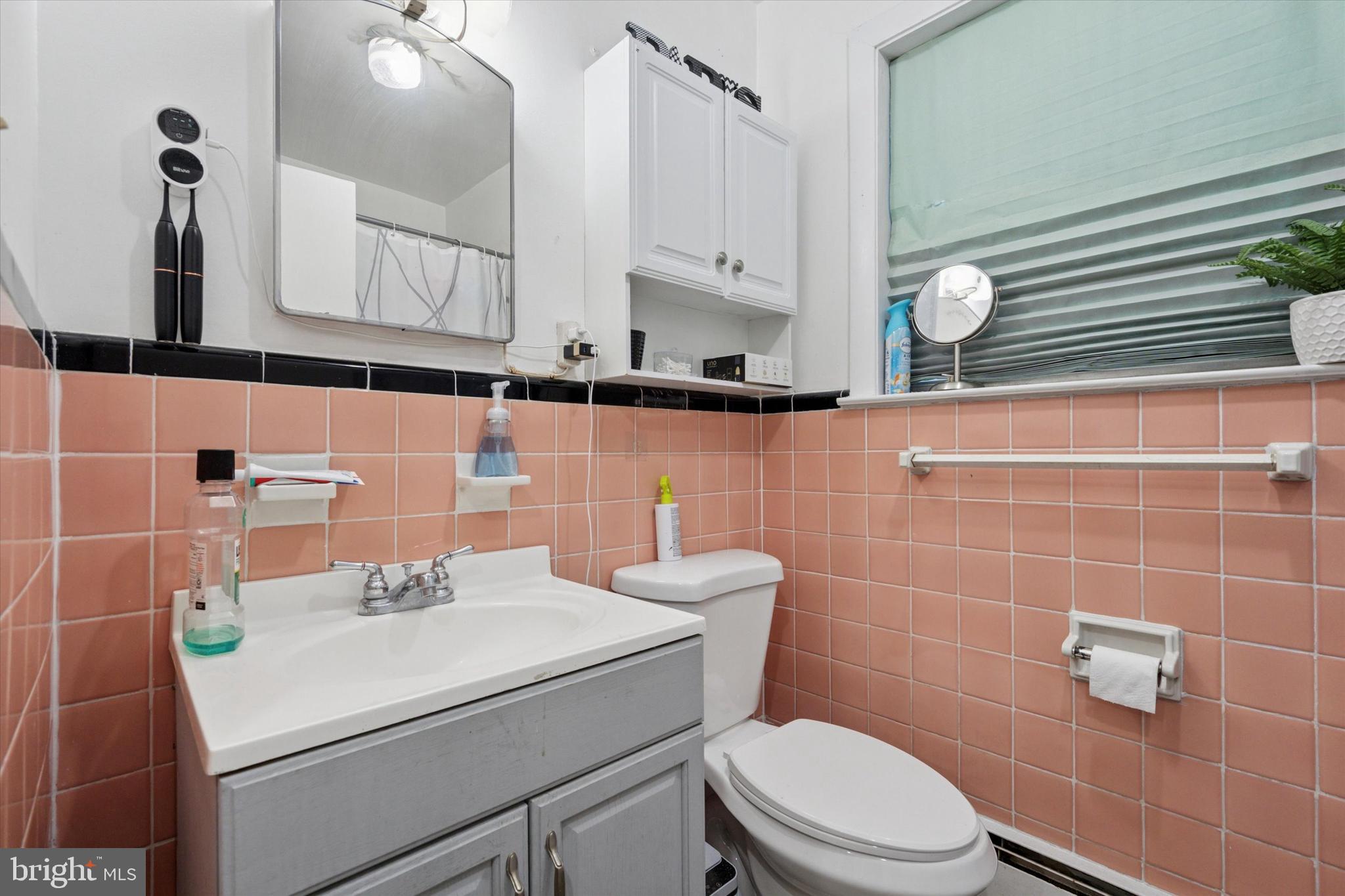 CHELTENHAM - Commercial Sale