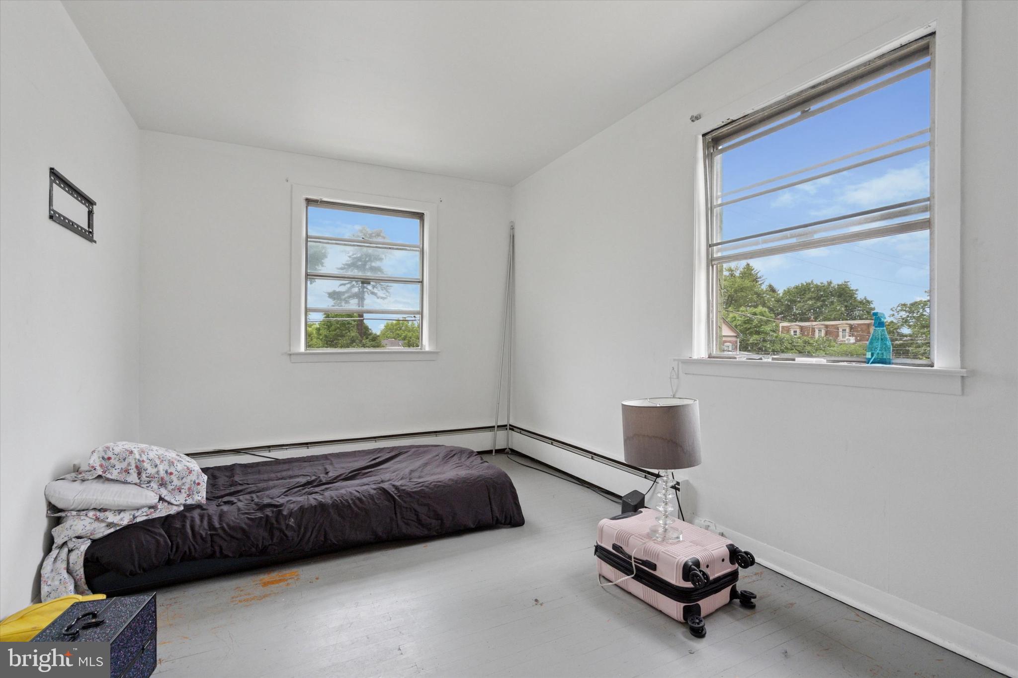 CHELTENHAM - Commercial Sale