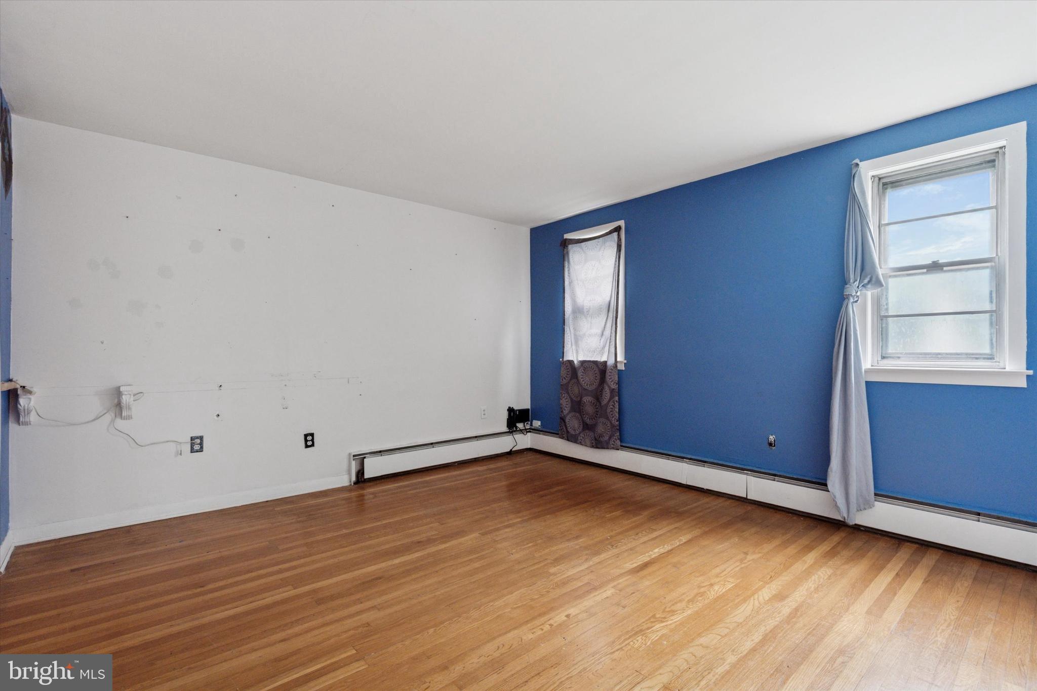 CHELTENHAM - Commercial Sale