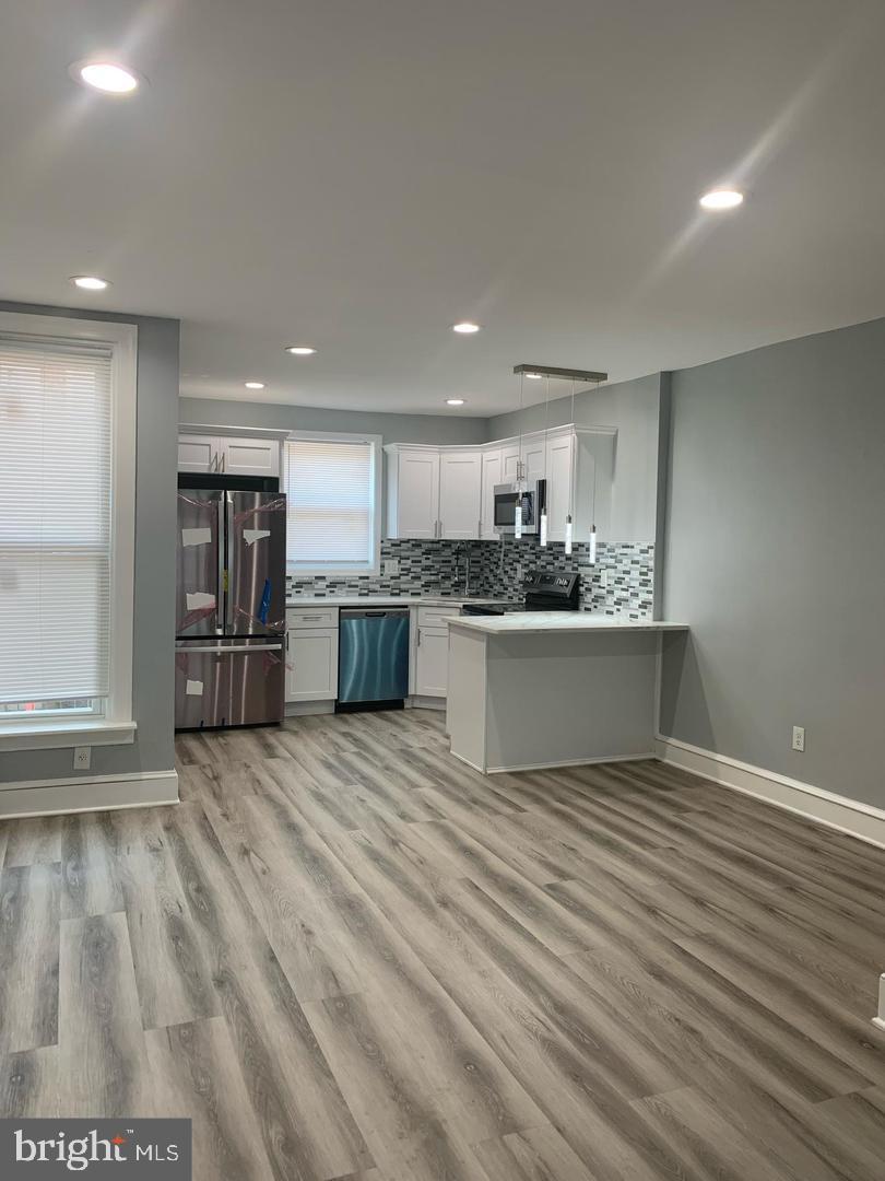 LAWNCREST - Residential