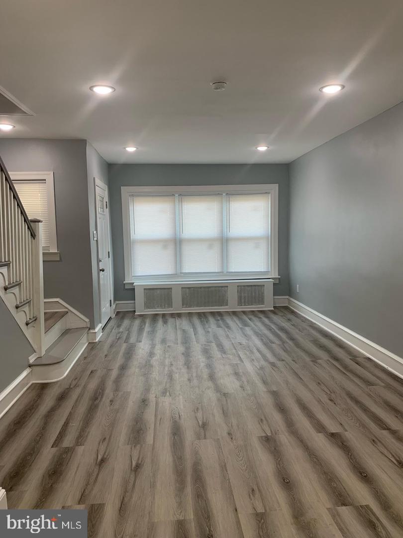 LAWNCREST - Residential