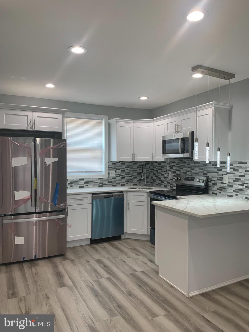 LAWNCREST - Residential
