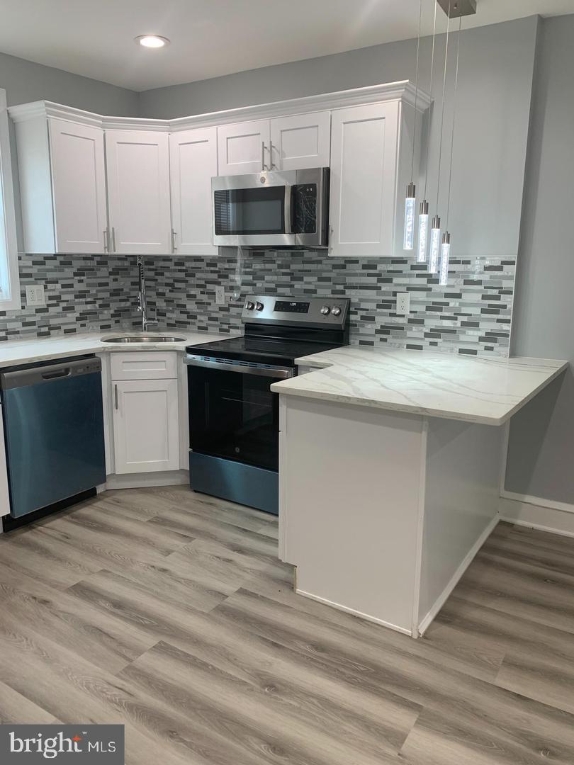 LAWNCREST - Residential