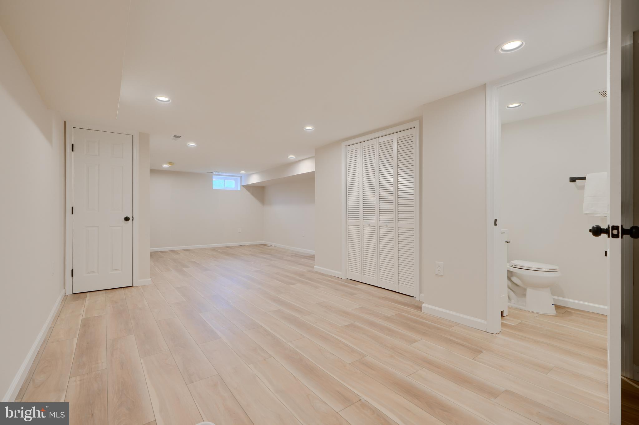 NORTH POINT VILLAGE - Residential