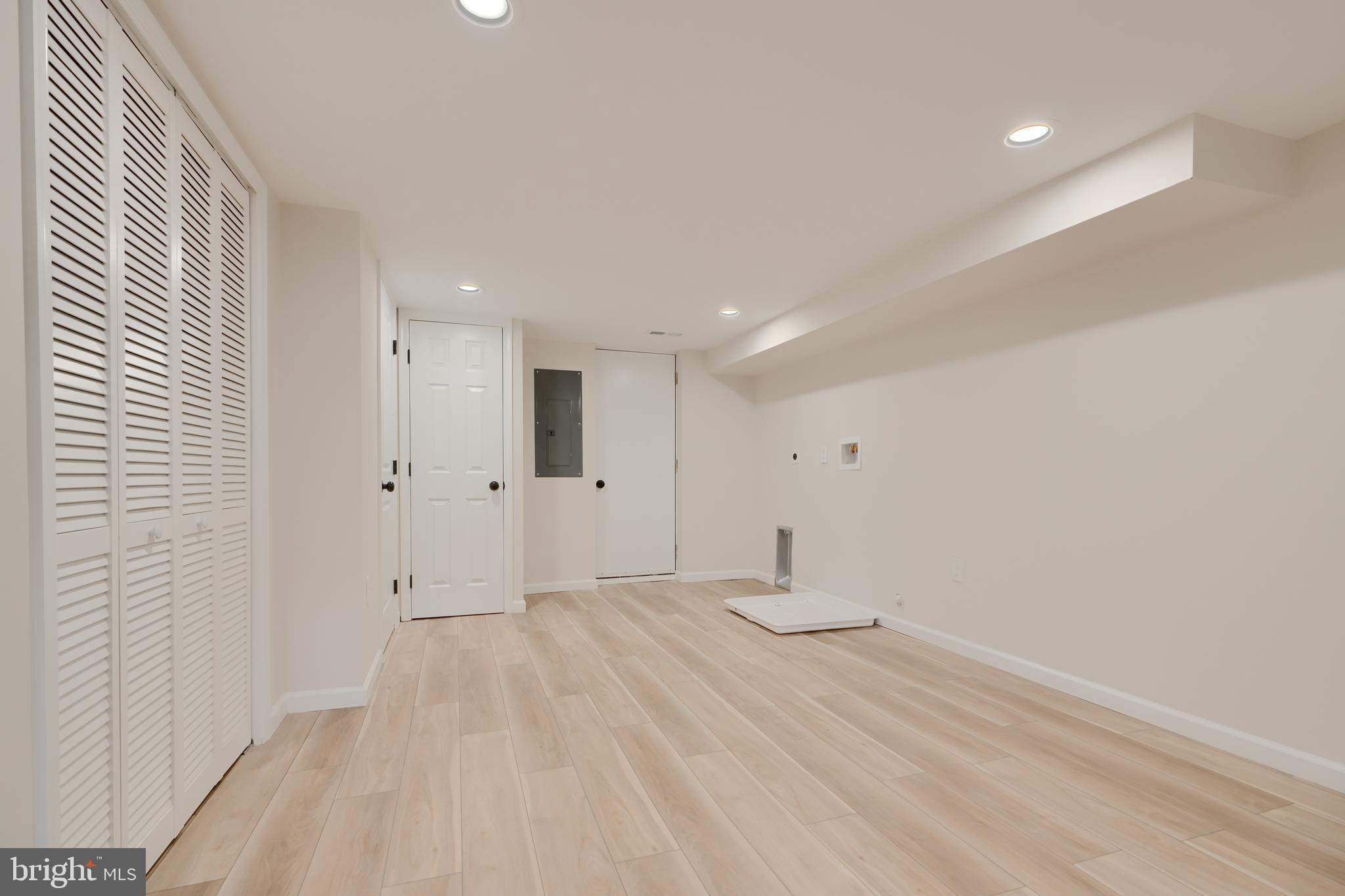 NORTH POINT VILLAGE - Residential