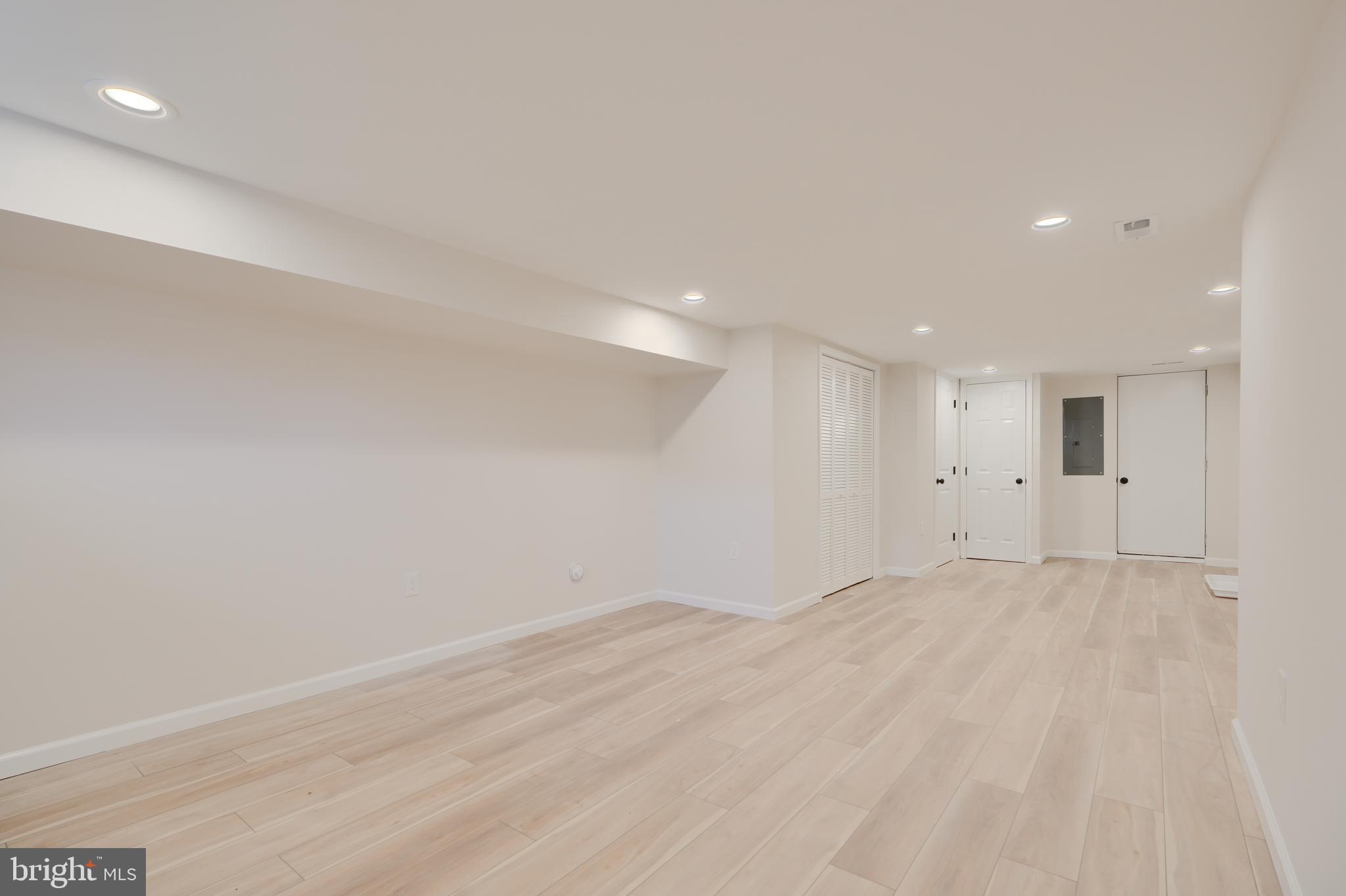 NORTH POINT VILLAGE - Residential