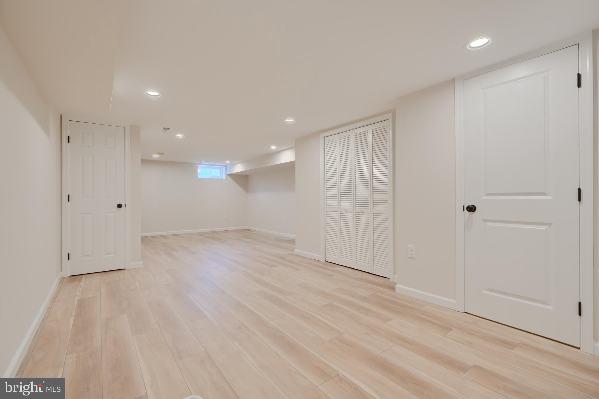 NORTH POINT VILLAGE - Residential