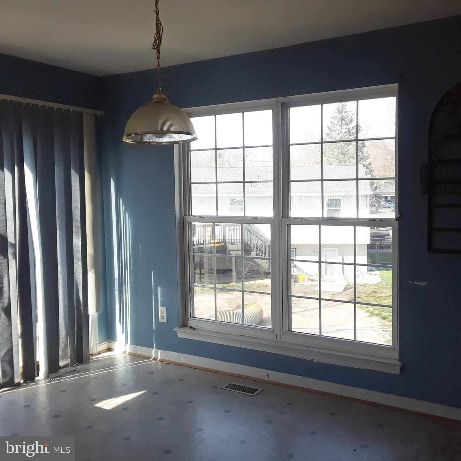 SHORELAND - Residential