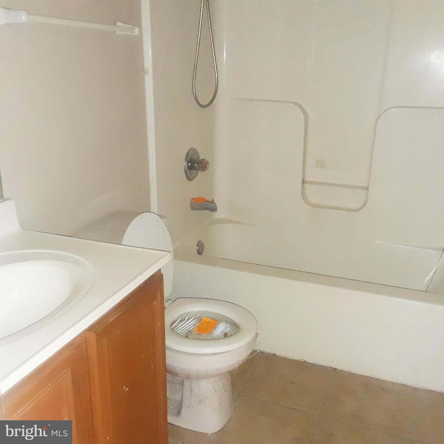 SHORELAND - Residential