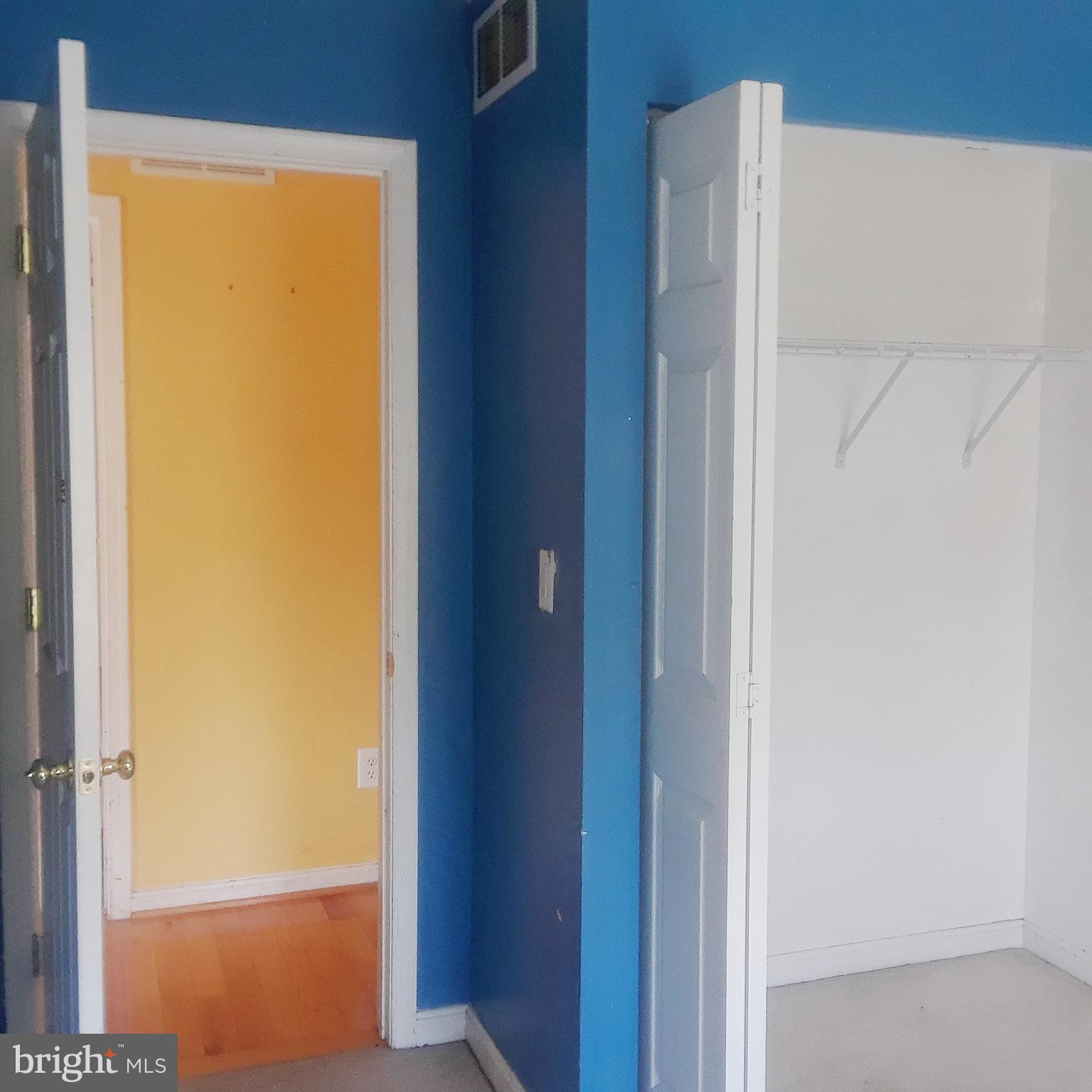 SHORELAND - Residential