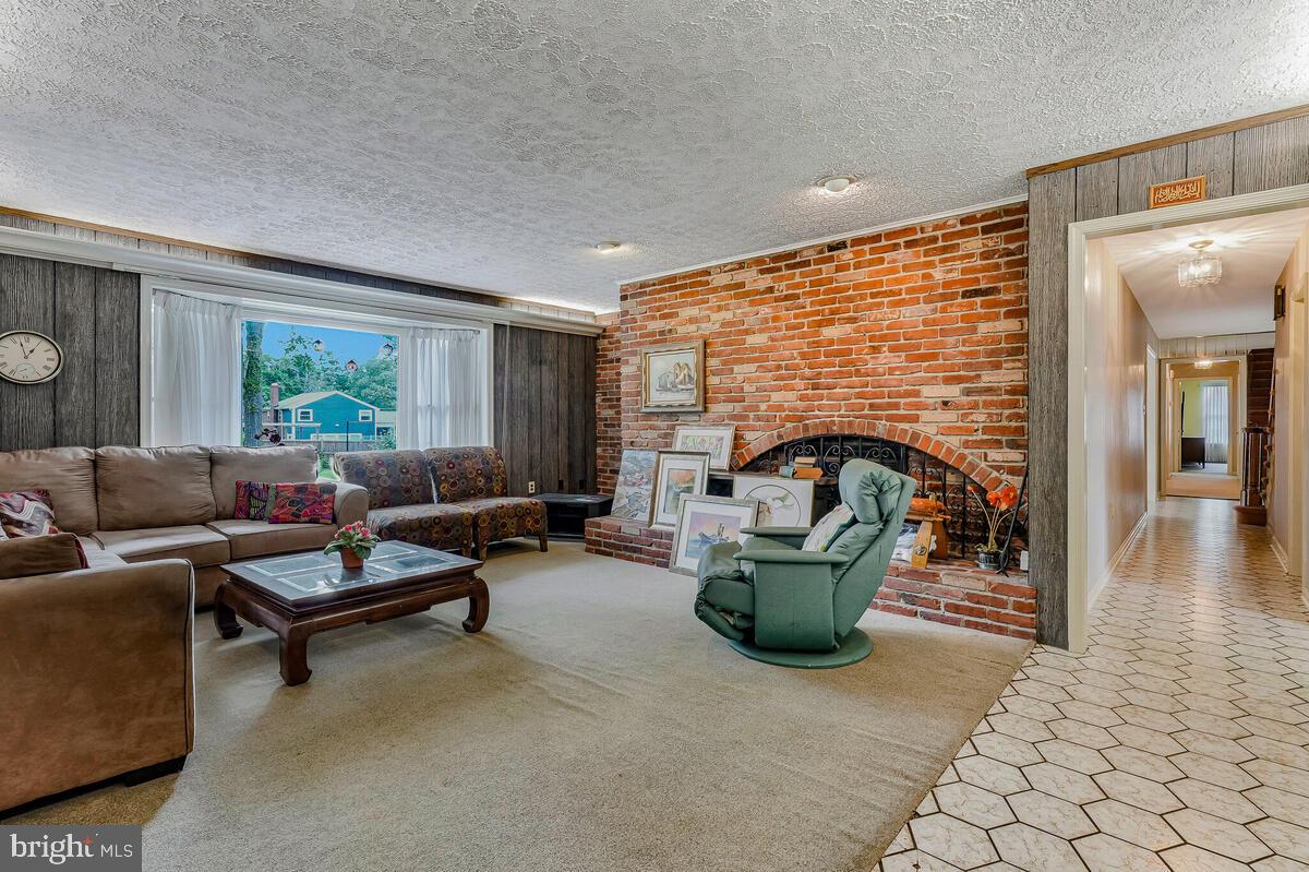 ANDREWS MANOR - Residential