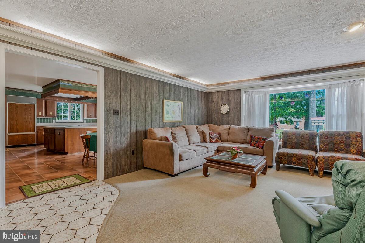 ANDREWS MANOR - Residential