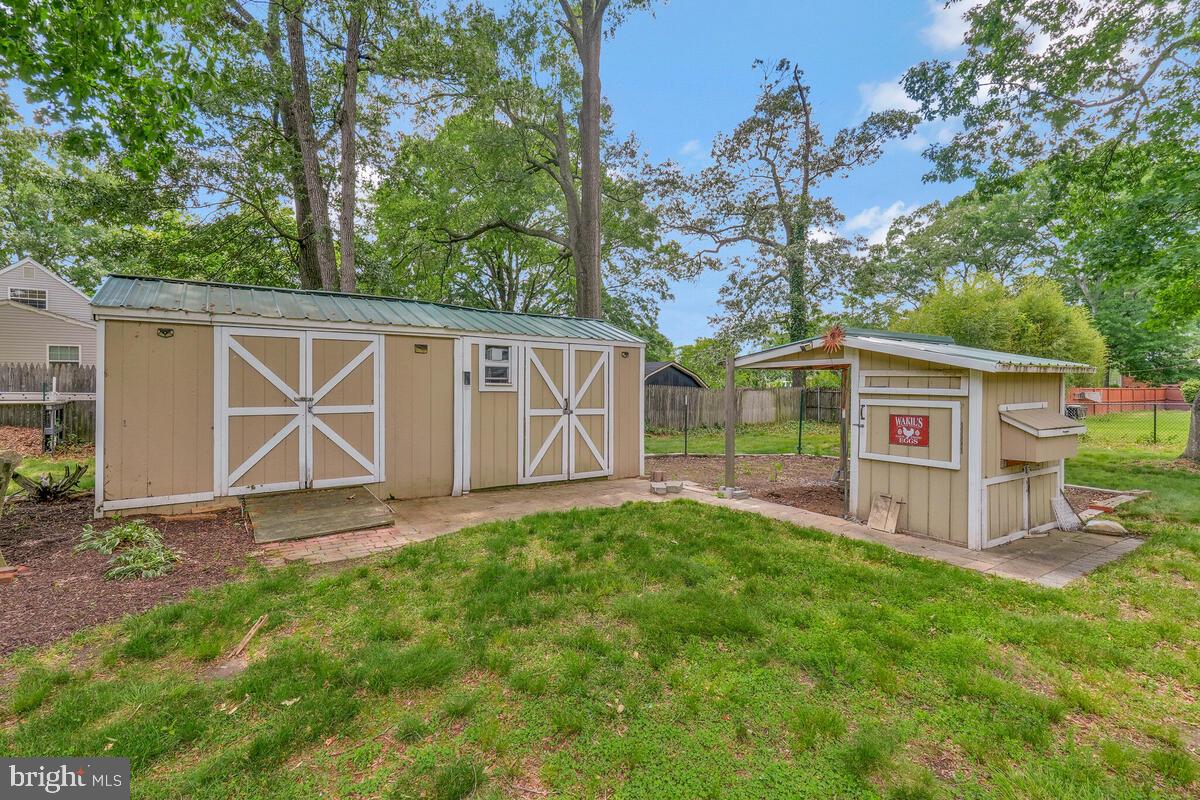 ANDREWS MANOR - Residential