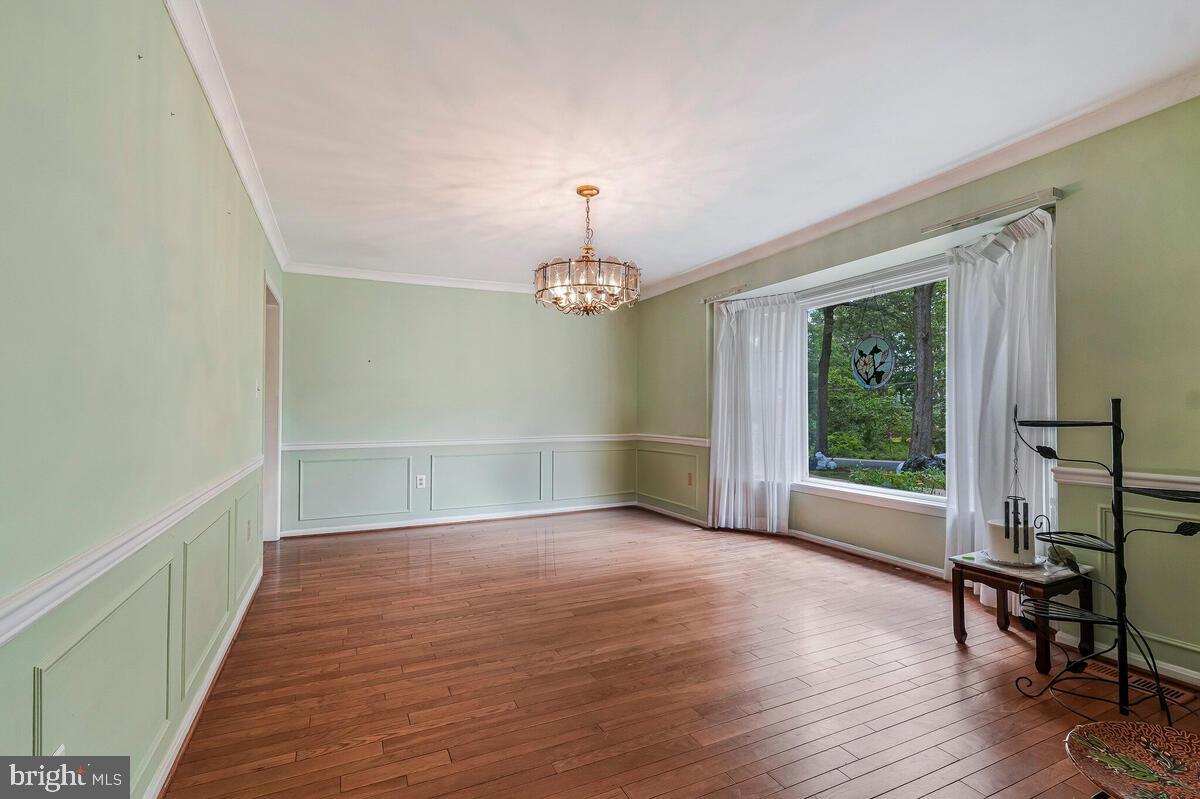 ANDREWS MANOR - Residential