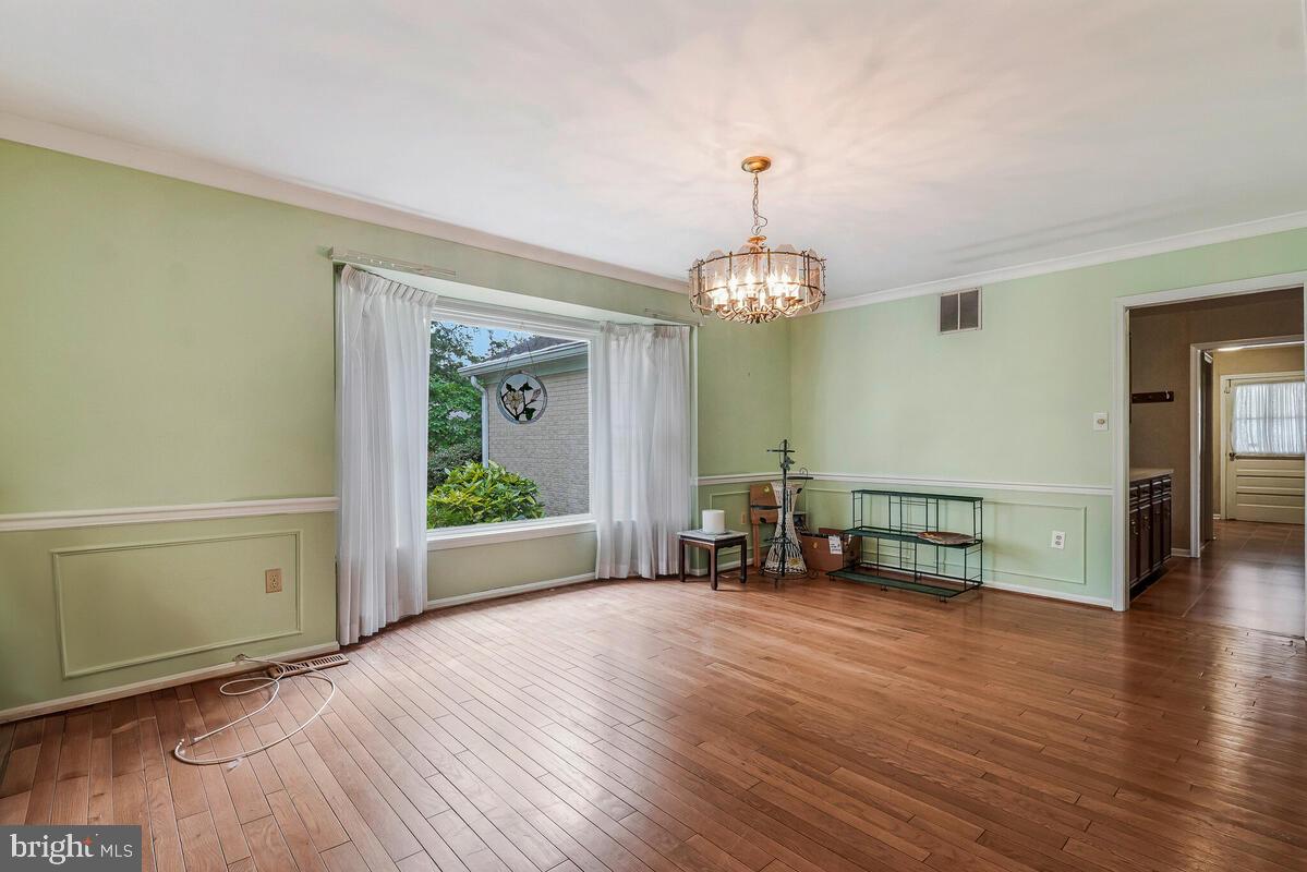 ANDREWS MANOR - Residential