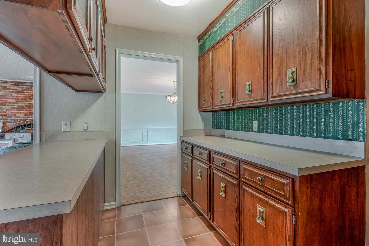 ANDREWS MANOR - Residential