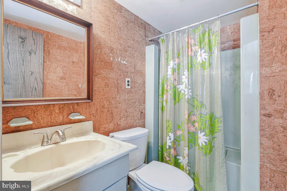 ANDREWS MANOR - Residential