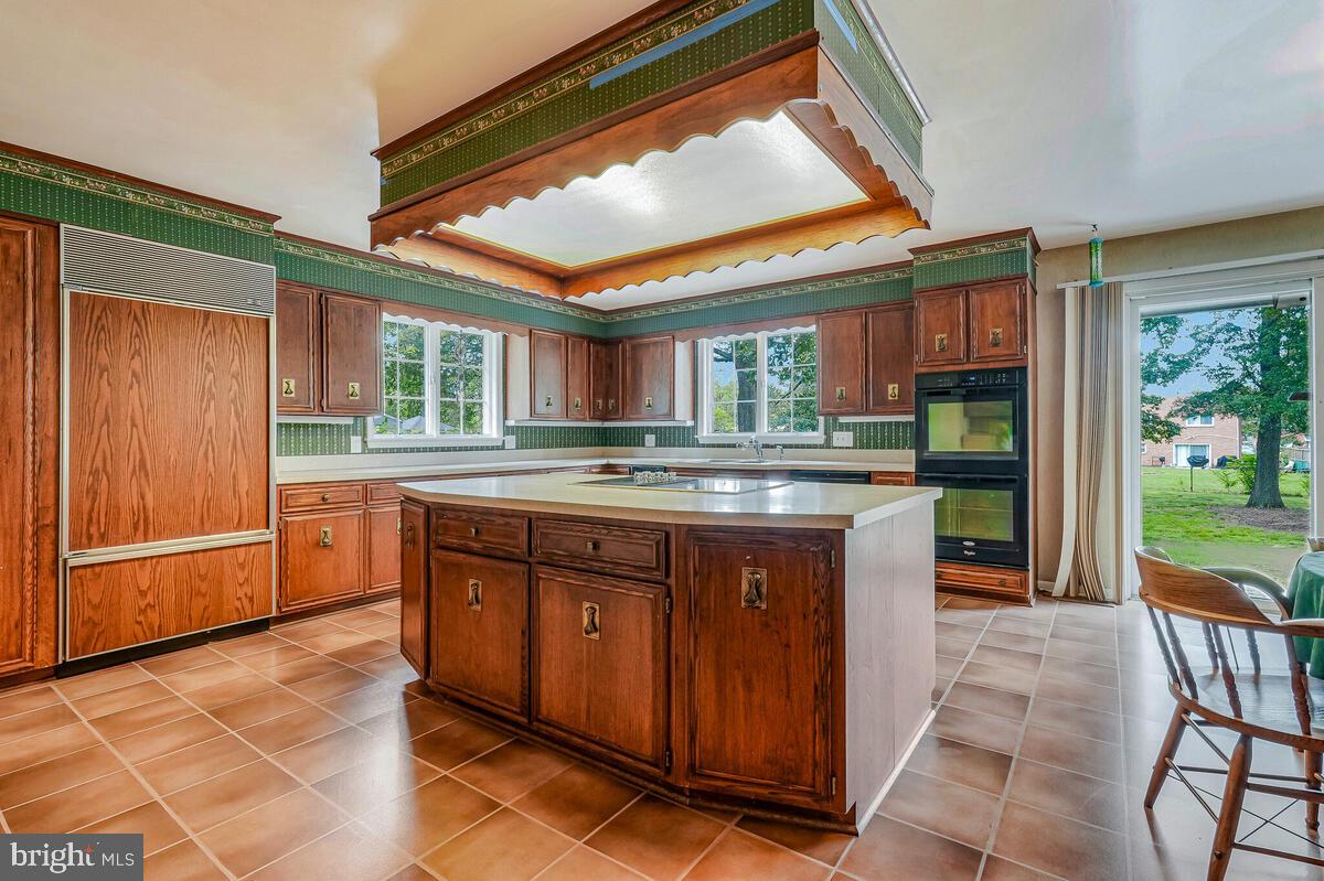 ANDREWS MANOR - Residential