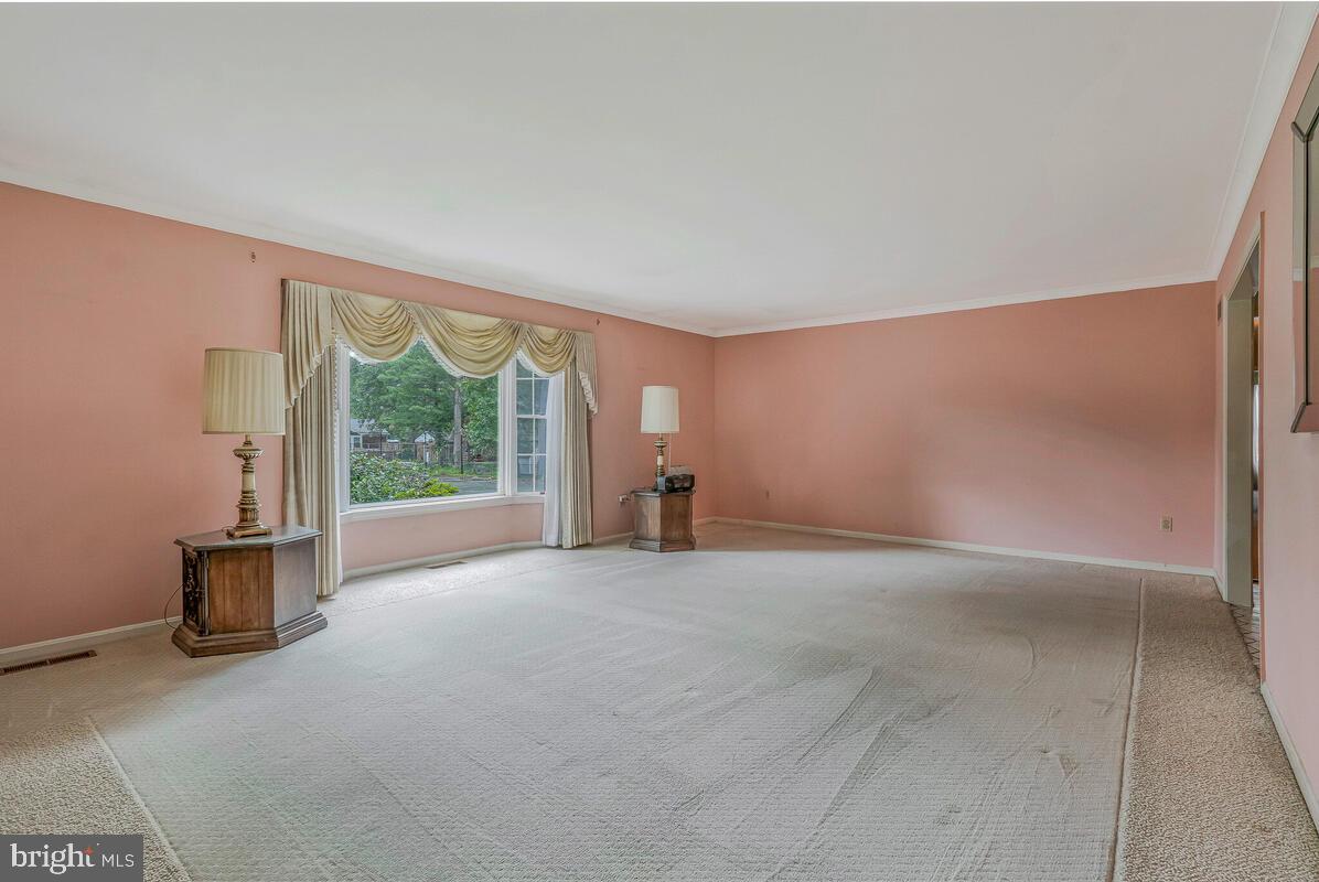 ANDREWS MANOR - Residential