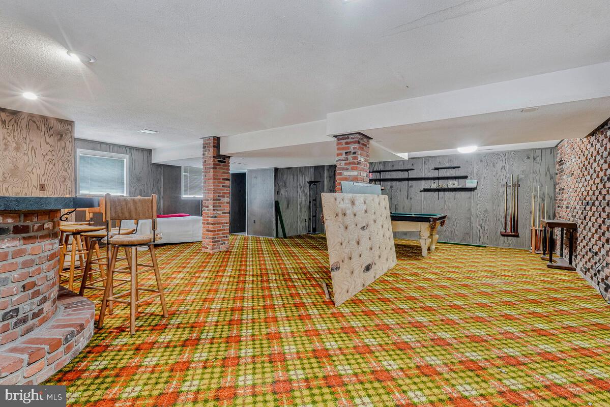 ANDREWS MANOR - Residential