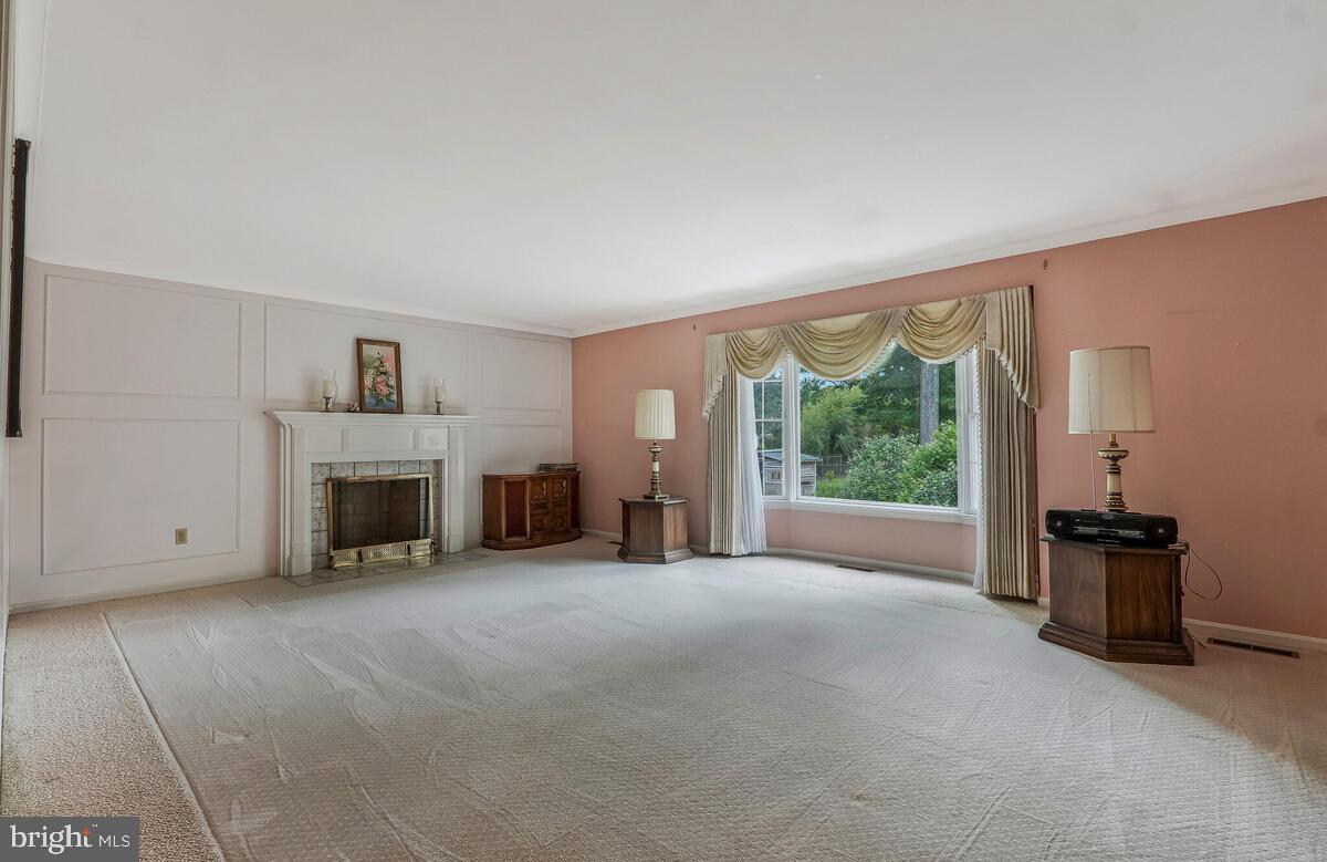 ANDREWS MANOR - Residential