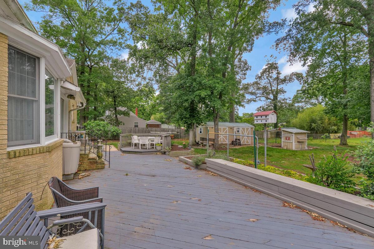 ANDREWS MANOR - Residential