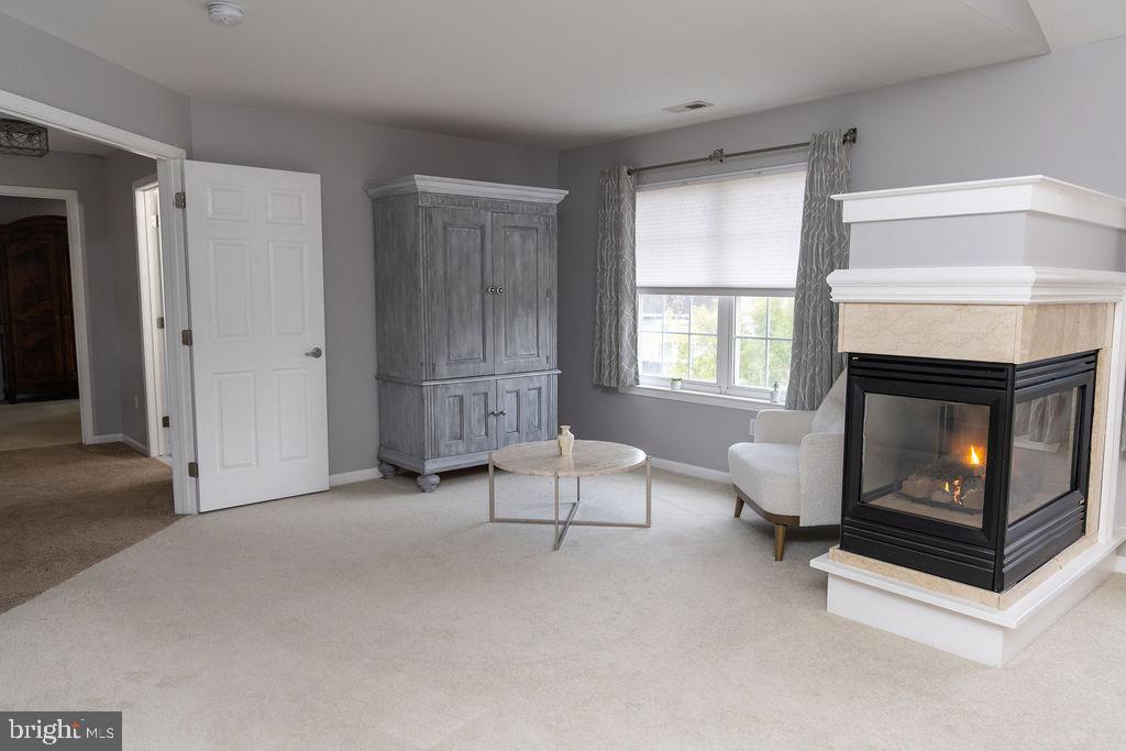 NORTH POINTE - Residential