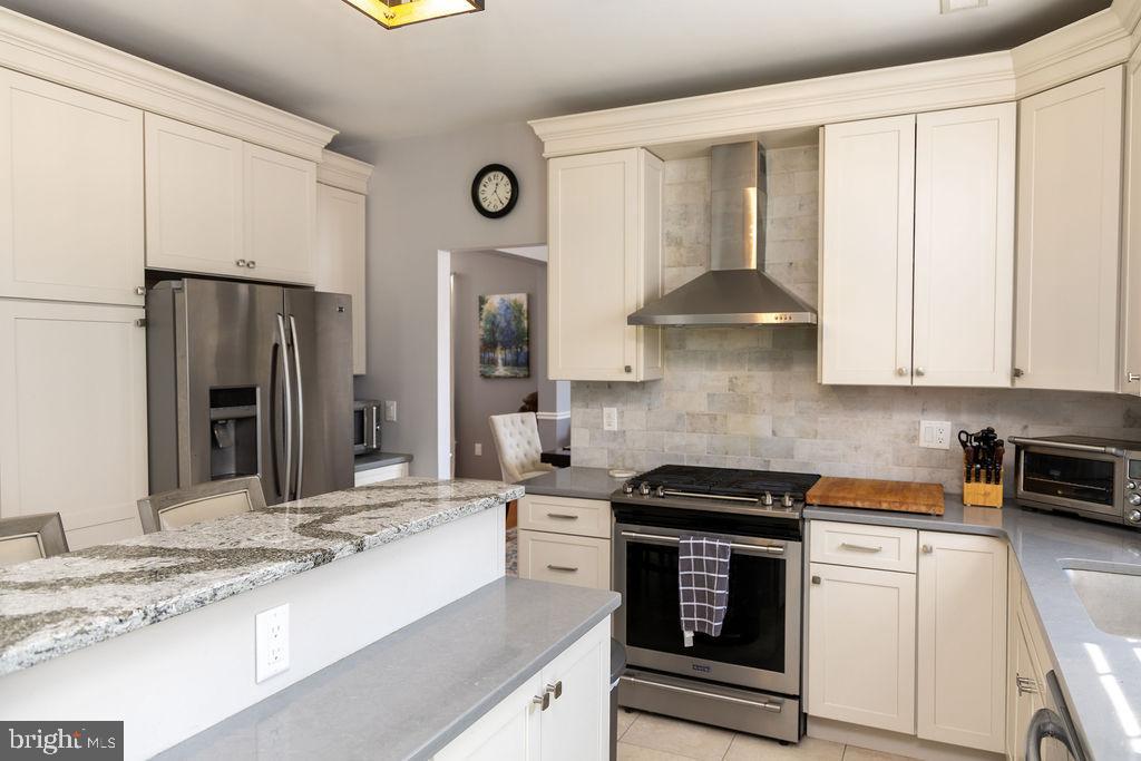 NORTH POINTE - Residential