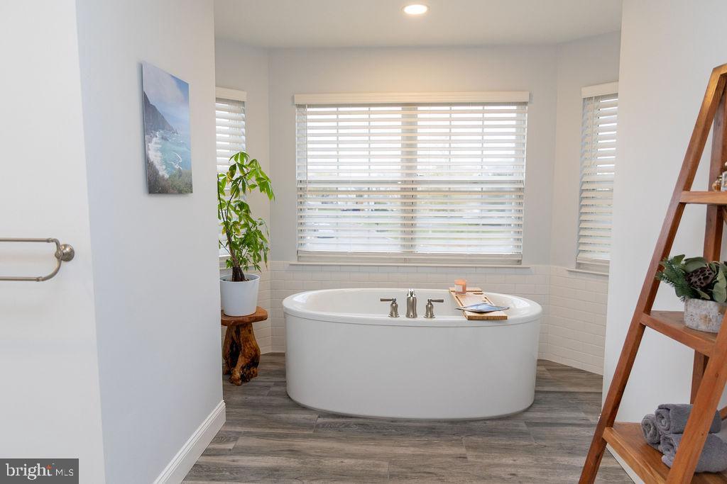 NORTH POINTE - Residential