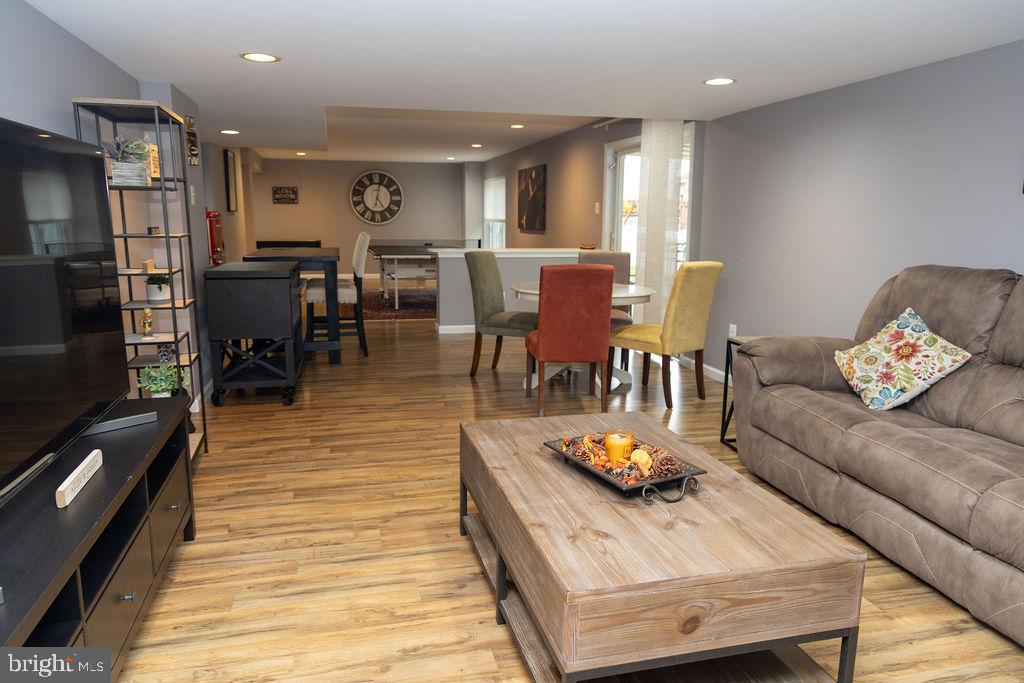 NORTH POINTE - Residential