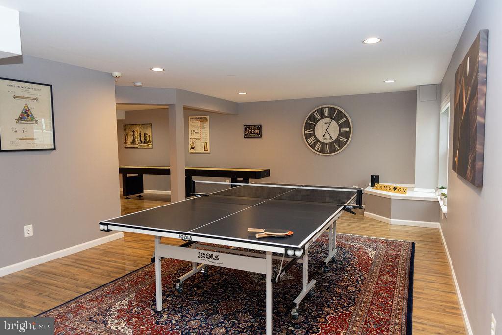 NORTH POINTE - Residential