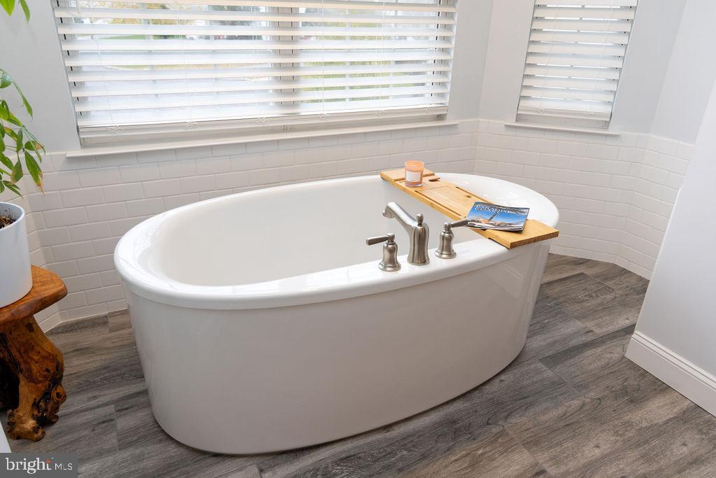 NORTH POINTE - Residential