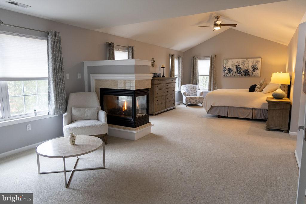 NORTH POINTE - Residential