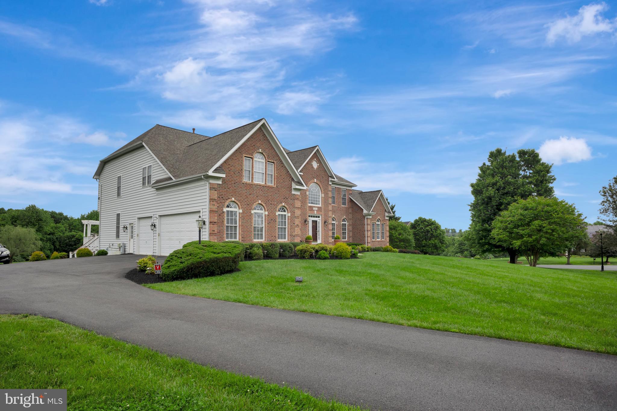2512 SAPLING RIDGE LANE