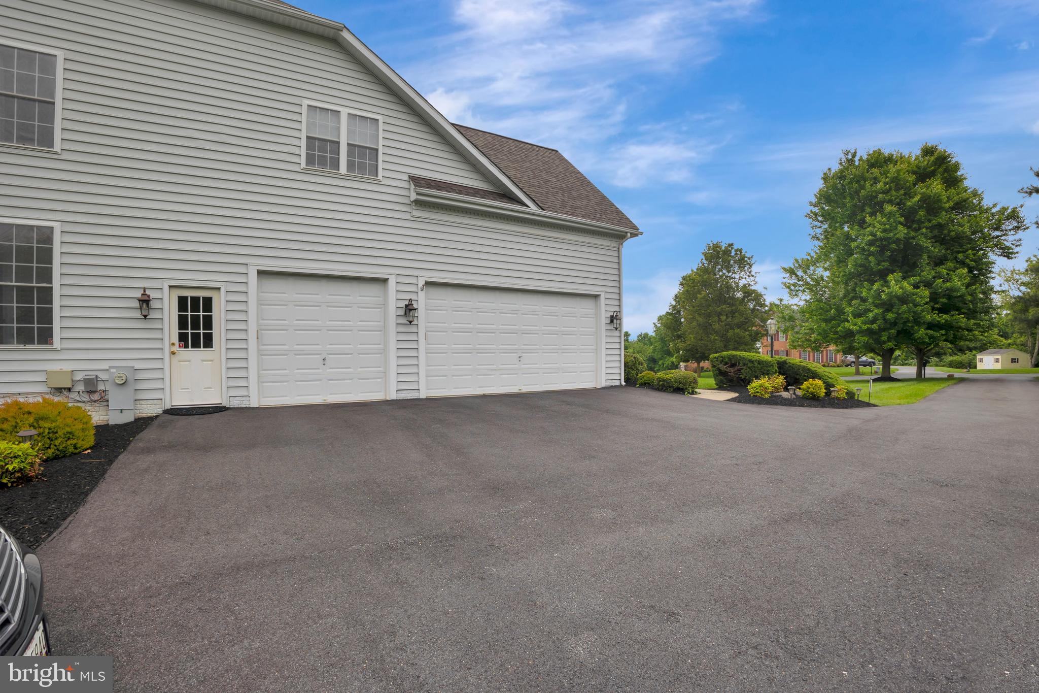 2512 SAPLING RIDGE LANE